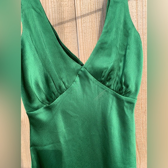 NWT Green mini dress - Picture 2 of 5